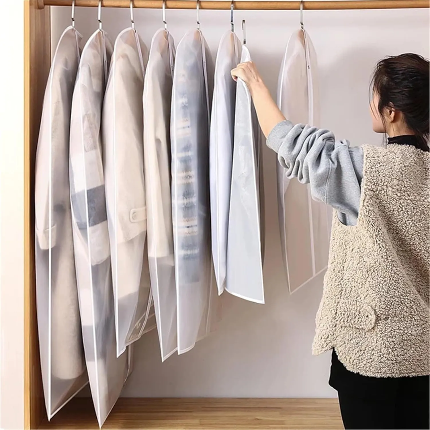 Hanging Garment Bag Dust proof Garment Protector Cover Bag Fully Enclosed Clothes Cover with Zipper Clothes Bags Hanging Clothes Storage Bag(60x120cm)