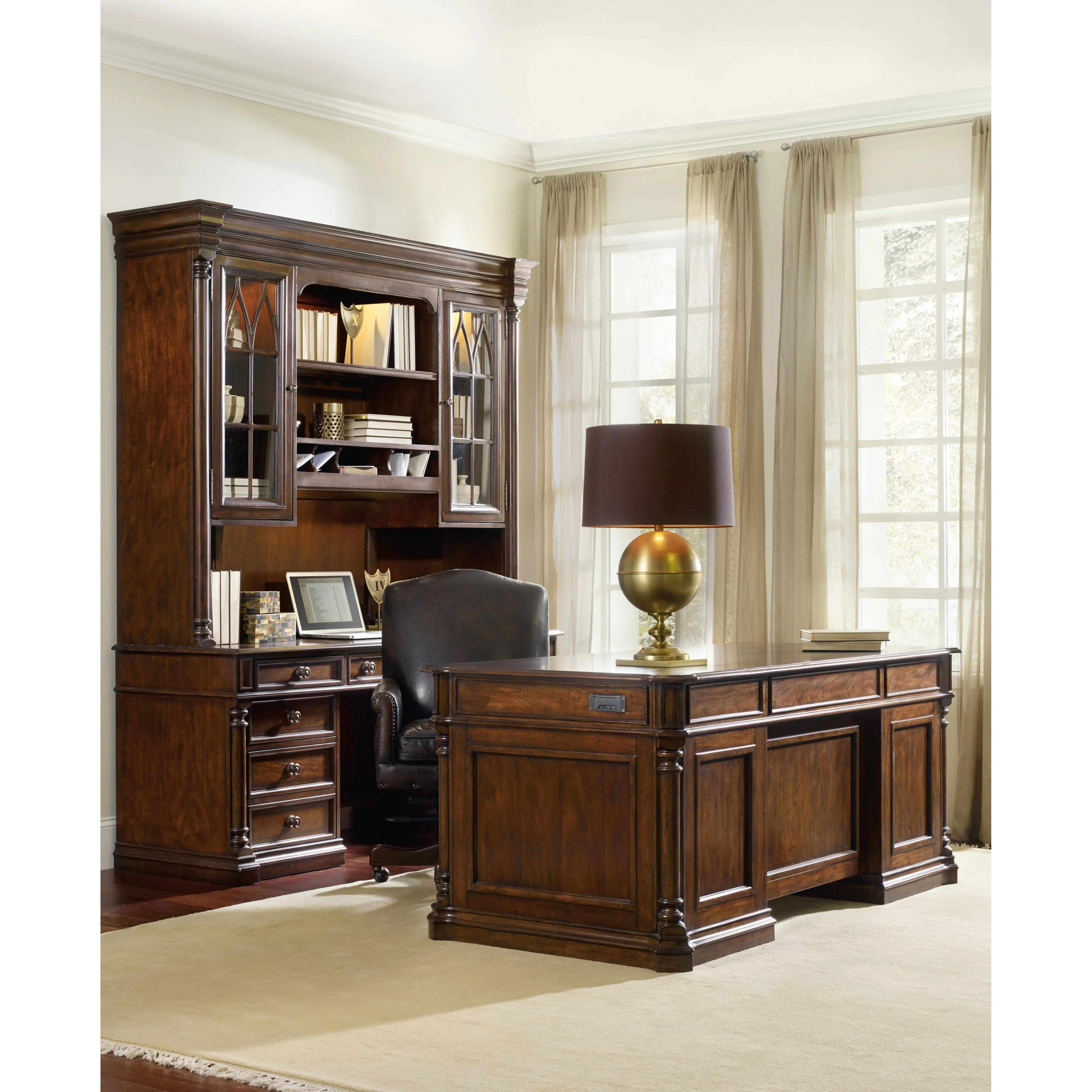 Hooker Furniture 5381-10562 Leesburg Executive Desk