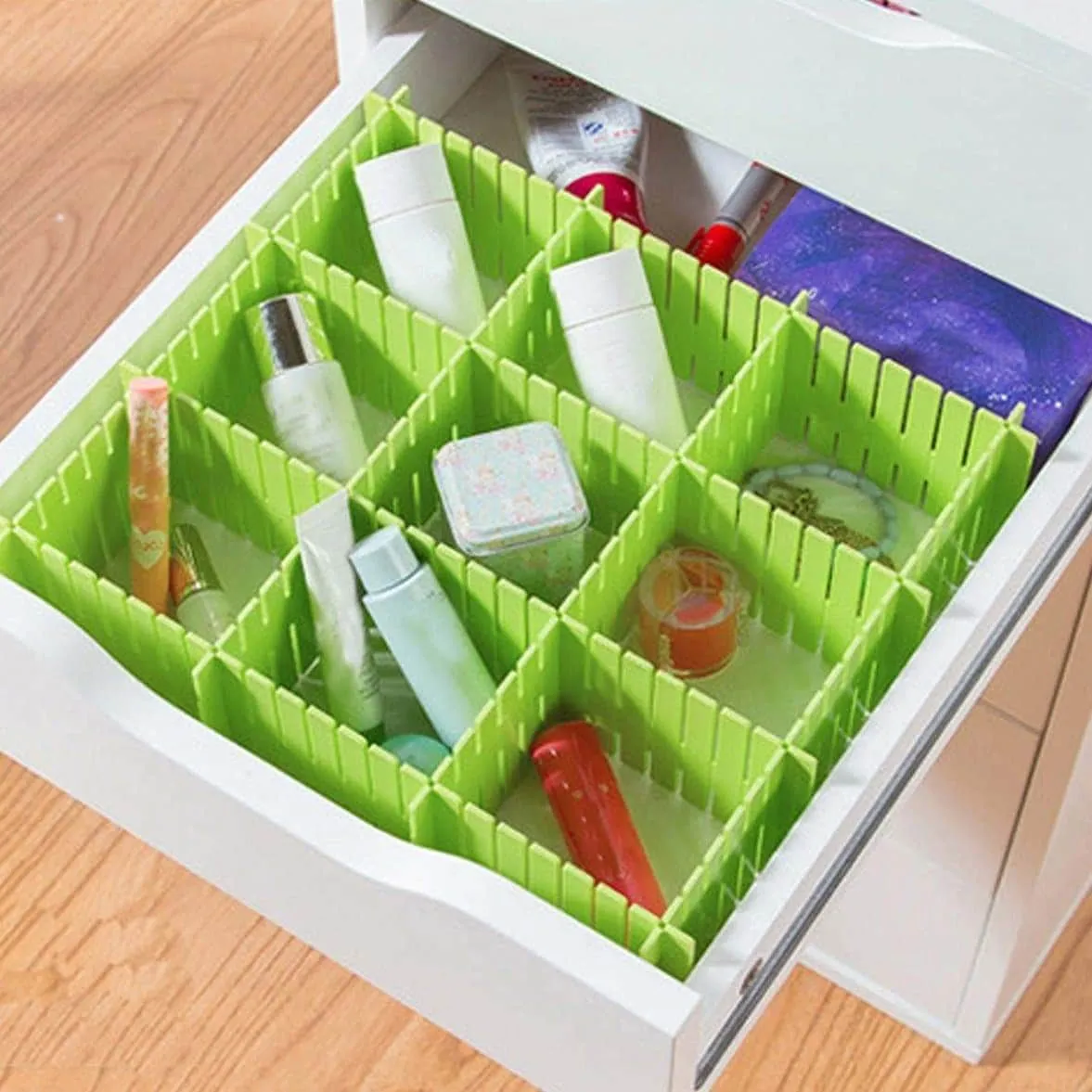 NewFerU Plastic Desk DIY Grid Drawer Dividers Adjustable Tidy Closet Shelf Storage Organizers for Purses,Ties,Tshirts,Pens,Bras,Sock,Underwear,Scarves,Makeup,Kitchen Cutlery Flatware (32pcs Green)