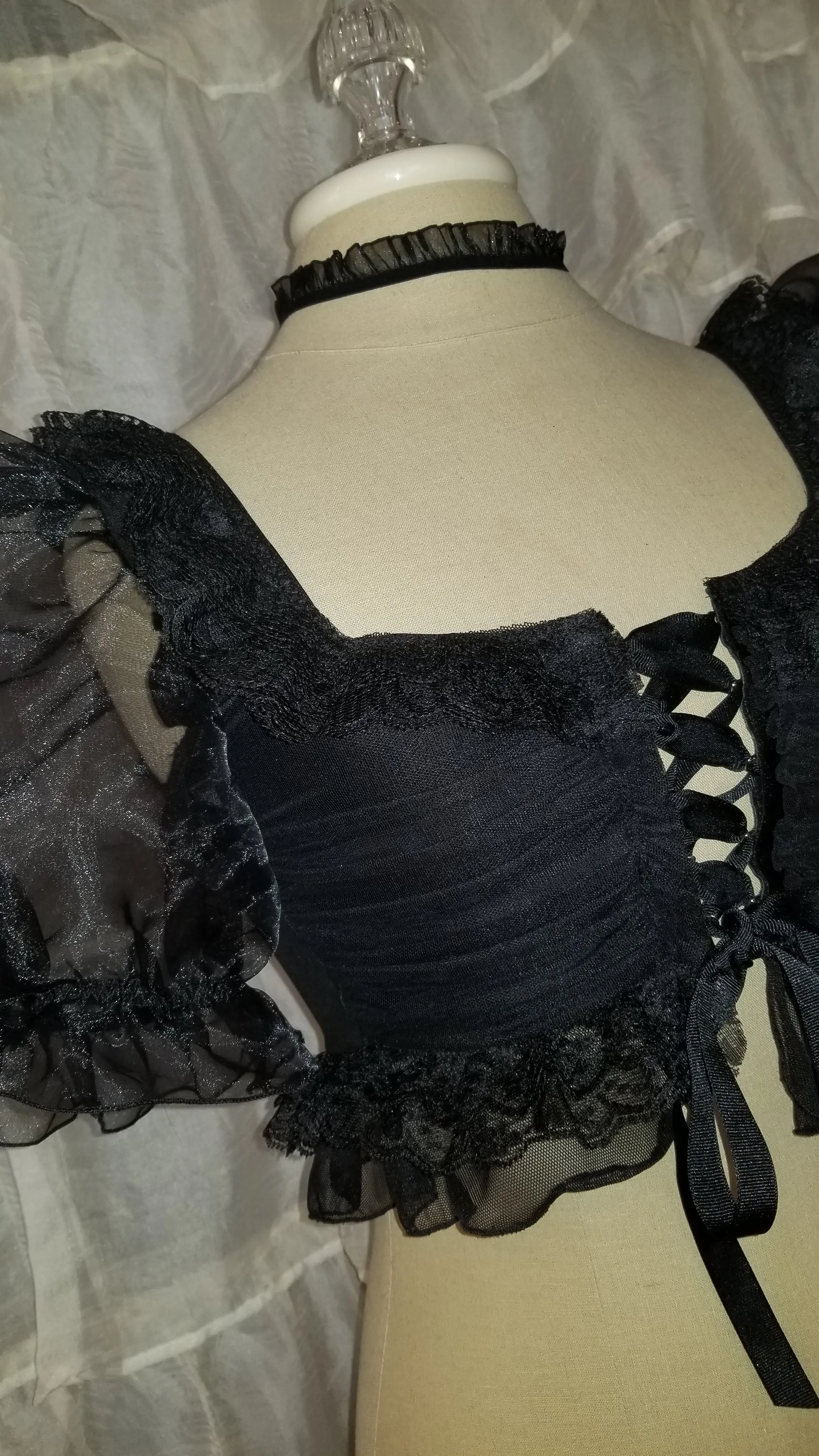 ROCOCO TOP WITH PUFF SLEEVE