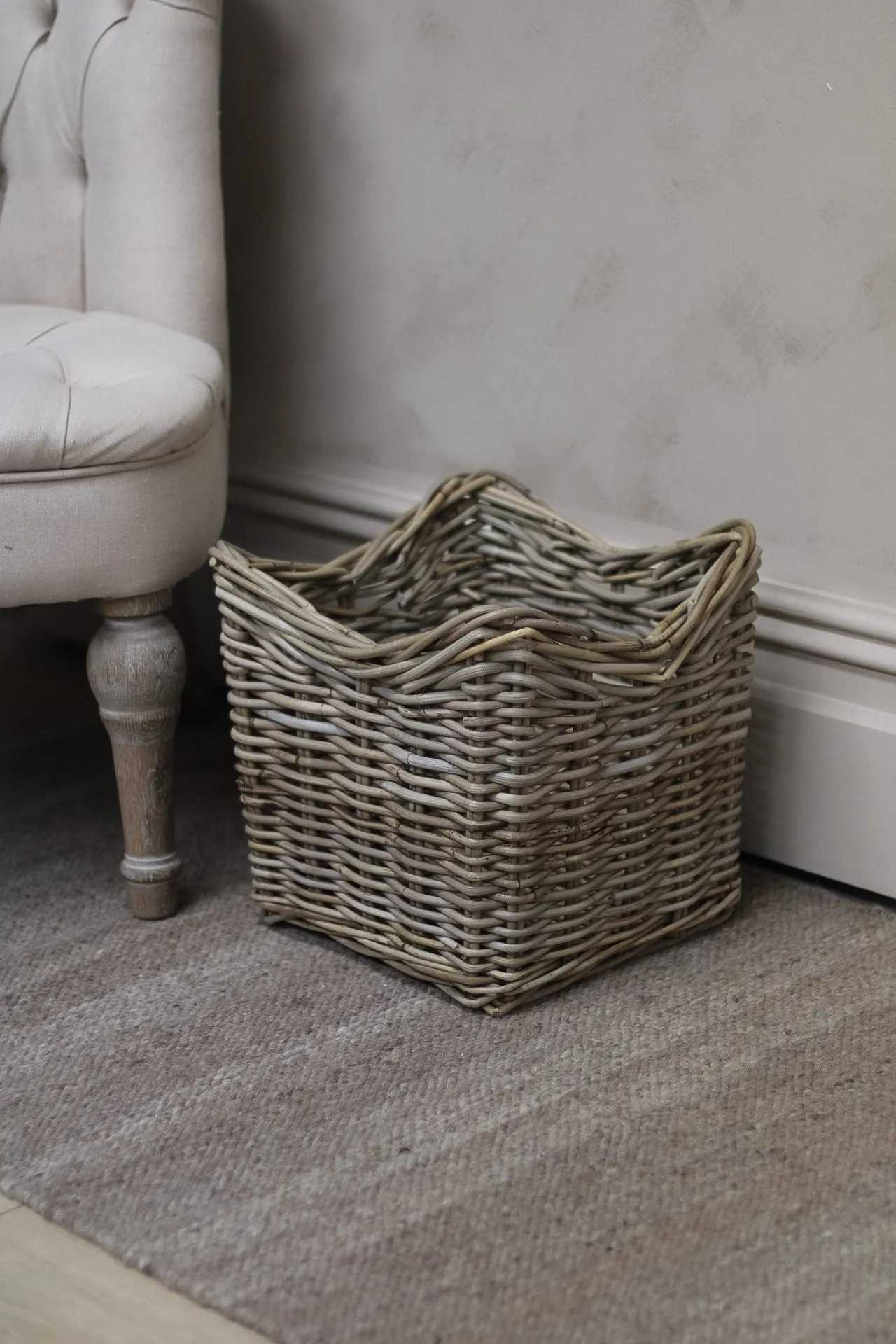 Small Wavy Top Rattan Willow Storage Basket